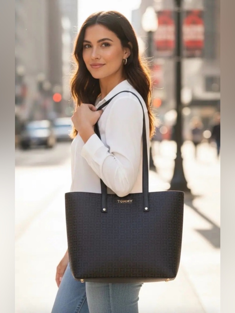 ✨TOMMY Black Logo Sleek Everyday Tote Bag ✨Like New